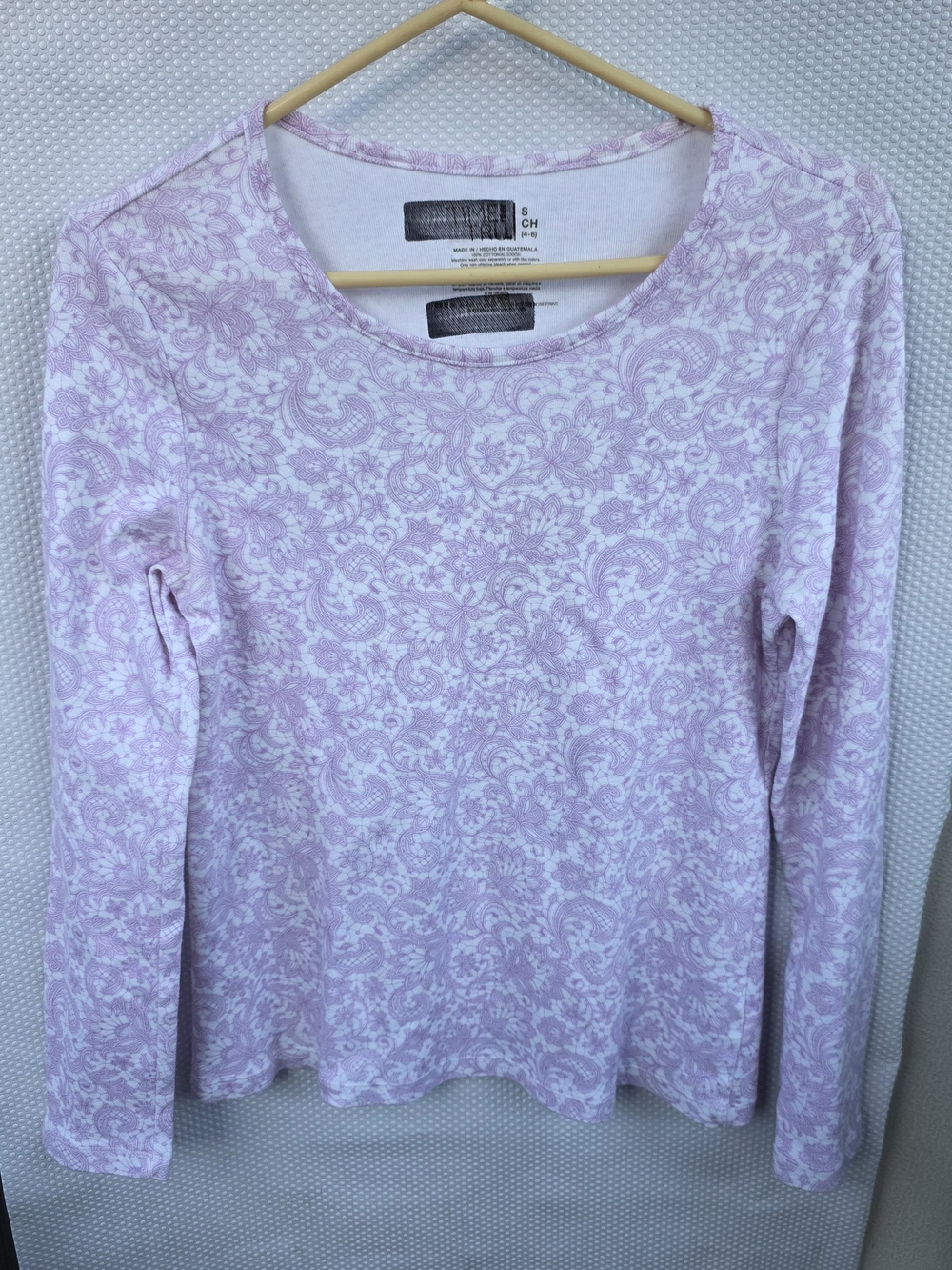 Time and Tru Long Sleeve Pink Floral Crew Neck Top